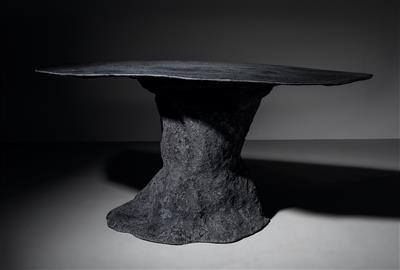 An unusual console table, designed and manufactured by Giovanni Minelli* - Design