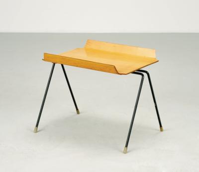 A stacking table / side table model 701, designed by Hans Bellmann - Design
