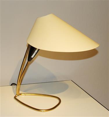 Zierliche Tischlampe, - Classic and modern design