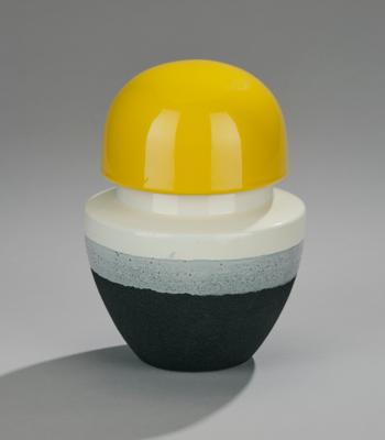 A lidded vase no 19/20, designed by Ettore Sottsass - Design