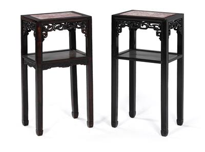 Variierendes Paar asiatischer Beistelltische, - Furniture