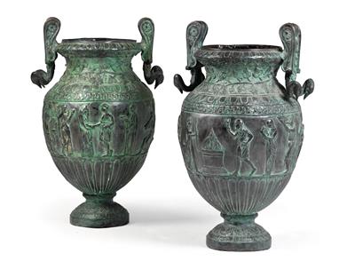 Paar Bronzevasen nach pompejanischen Vorbild aus der Manufaktur Chiurazzi 19./20. Jh., - Nábytek, koberce