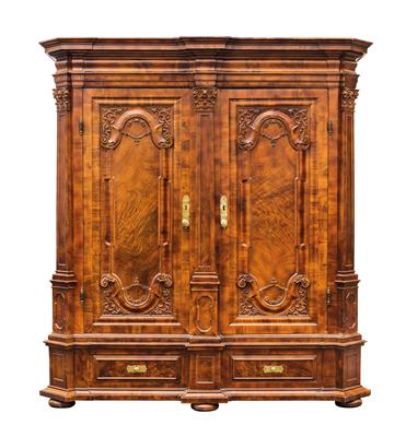 Prächtiger Barockhallenschrank, - Furniture