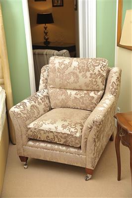 Fauteuil, - Classic English Interiors