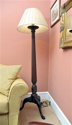 Gr. Stehlampe im Regency-Stil,1-flg. elektr. montiert, - Classic English Interiors
