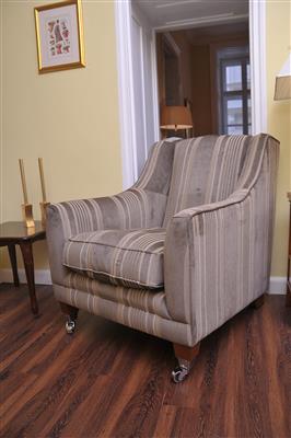 Niedriger Fauteuil, - MY HOME IS <br>MY CASTLE - <br>Classic English Interiors <br>Sale!!!