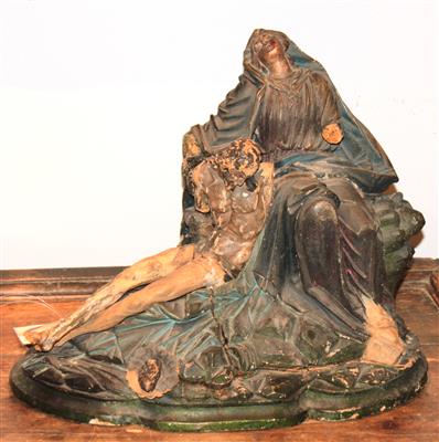 Pieta, - Nábytek, koberce