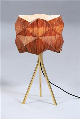 "Folded"-Tischlampe, Ariel Zuckerman - Möbel, Teppiche und dekorative Kunst