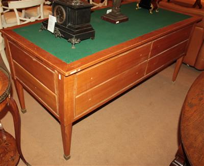 Neoklassizistischer Zentraltisch (ehem. Kegelspieltisch?), - Furniture, carpets