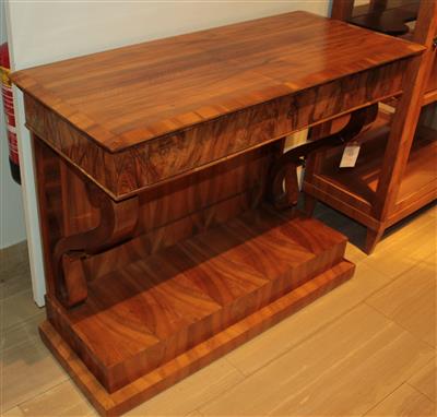 Biedermeier-Konsoltisch, - Möbel, Design und Teppiche