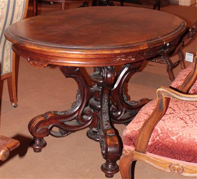 Ovaler Historismus-Tisch, - Mobili e tappeti
