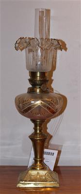 Petroleumlampe um 1900, - Möbel, Teppiche und dekorative Kunst