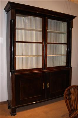 Gr. Biedermeier-Bücherschrank um 1820, - Furniture, carpets