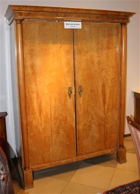 Biedermeier-Garderobeschrank, - Summer-auction