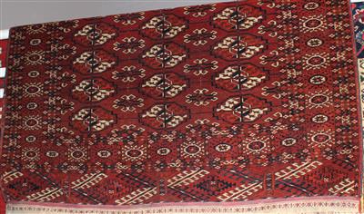 Tekke ca. 118 x 108 cm, - Sommerauktion - Möbel, Teppiche und Design