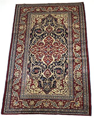 Isfahan ca. 244 x 153 cm, - Sommerauktion - Möbel, Teppiche und Design