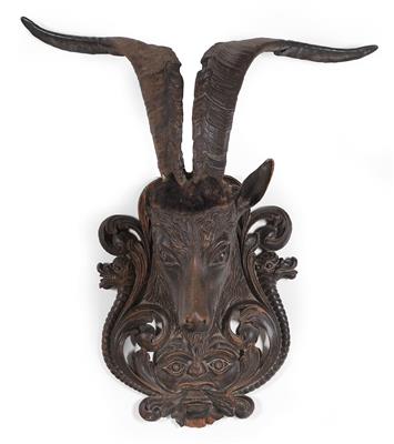 Geschnitztes Haupt eines Ziegenbocks - Möbel und dekorative Kunst