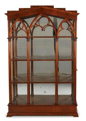 Biedermeier Vitrine in der Art der sog. Laxenburger Gotik, - Nábytek