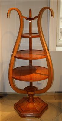 Etagere in Tulpenform, - Möbel und Teppiche