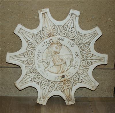 Relieftafel mit Lamm, - Mobili e arti decorative