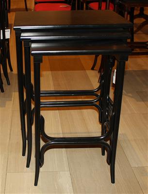 Dreiteiliger Tischsatz, - Furniture and Decorative Art