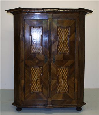 Schrank im Barockstil, - Furniture and Decorative Art