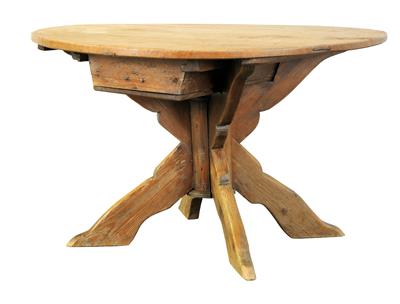 Runder bäuerlicher Tisch, - Möbel und dekorative Kunst