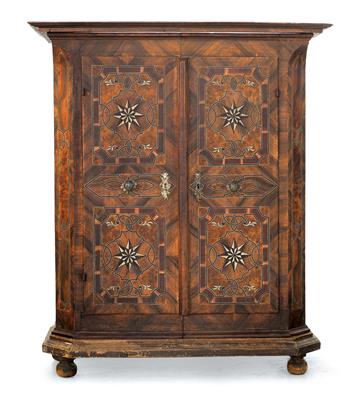 Seltener bäuerlicher Barockschrank, - Furniture and Decorative Art