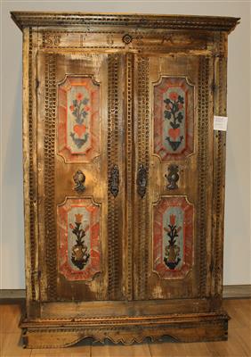 Bäuerlicher Schrank, - Furniture and Decorative Art