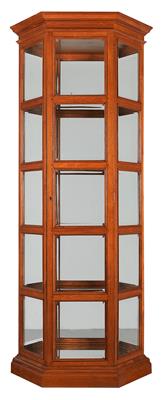 Seltenes Modell einer freistehenden Vitrine, - Furniture and Decorative Art