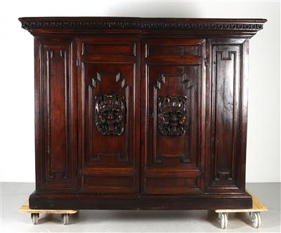 Halbhoher Schrank i. ital. Renaissancestil, - Furniture and Decorative Art