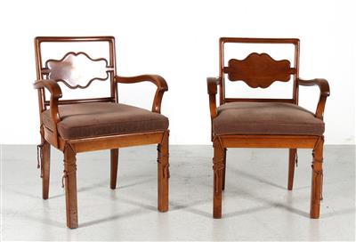 Zwei Armlehnstühle, - Möbel und Design