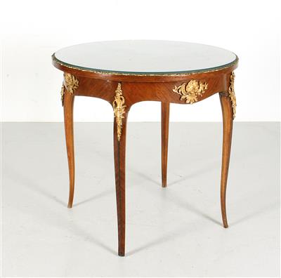 Runder Tisch, - Furniture and Decorative Art