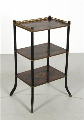 Zierlicher Etagerentisch, - Furniture and Decorative Art