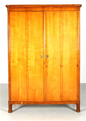 Biedermeier-Garderobeschrank, - Nábytek