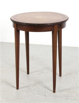 Runder Tisch nach englischen Vorlagen, - Möbel und dekorative Kunst
