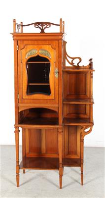 Halbhohes Jugendstil-Kästchen um 1900/10, - Furniture