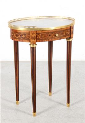 Ovales Salontischchen im Louis XVI-Stil, - Nábytek