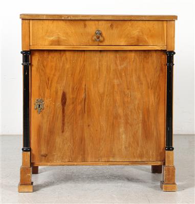 Trumeaukästchen im Biedermeier Stil, - Furniture