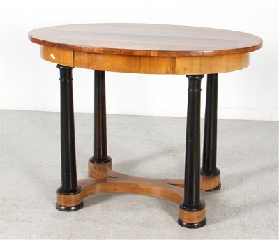 Ovaler Tisch im Biedermeier Stil, - Mobili