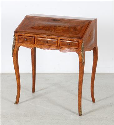 Damensekretär in modifizierter Louis XV Stilform, - Möbel