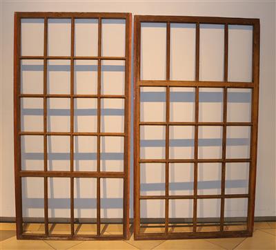 2 Holzfenster (nicht verglast), - Furniture