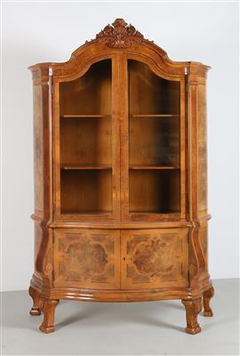 Vitrine im Barockstil, - Furniture