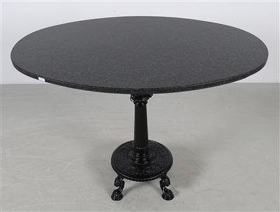 Ovaler Tisch, - Möbel