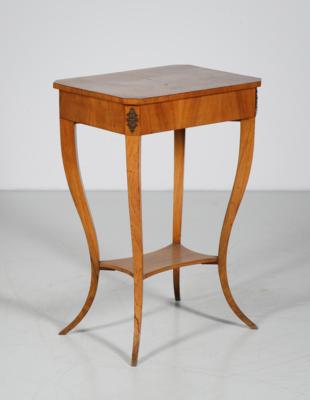 Biedermeier Näh- bzw. Beistelltisch, - Furniture