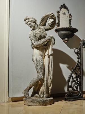 "Callipygische Venus" ("Venus des schönen Gesäßes"), - Zahradní nábytek a ozdoby