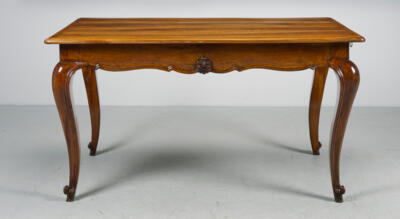 Großer Tisch im Barockstil mit Verlängerungsmöglichkeit, - Nábytek