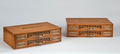 Zwei Sortiments- bzw. Vertriebskästchen der Firma Gütermann, - Möbel