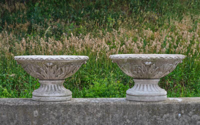 Paar ovale Gartenvasen, - Garden Furniture & Decorations
