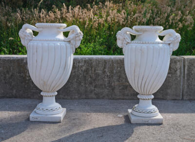 Paar Vasen, - Gartenmöbel & Gartendekoration
